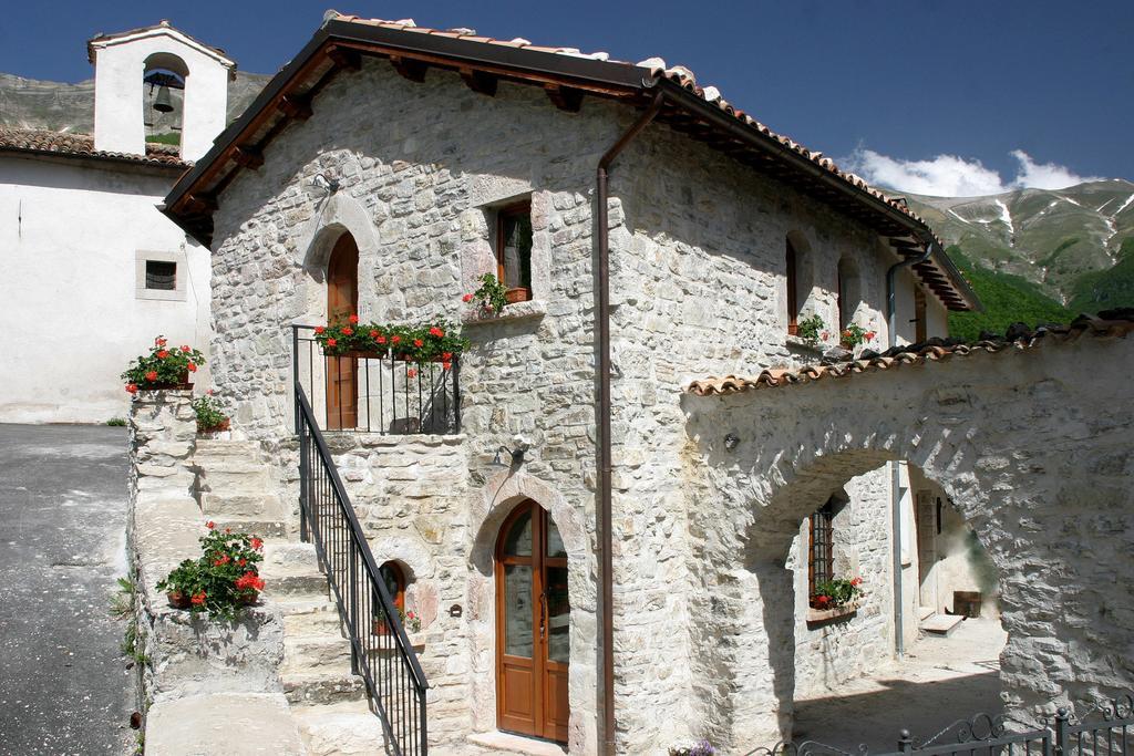 B&B Cascina Dell'Orso Castelsantangelo sul Nera Экстерьер фото